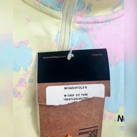 The North Face 1/4 zip fitted cropped long
sleeve top in tie dye SOLD OUT - Picture 4 of 6